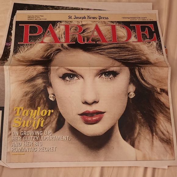 Taylor Swift Parade Newspaper Article - Picture 1 of 2